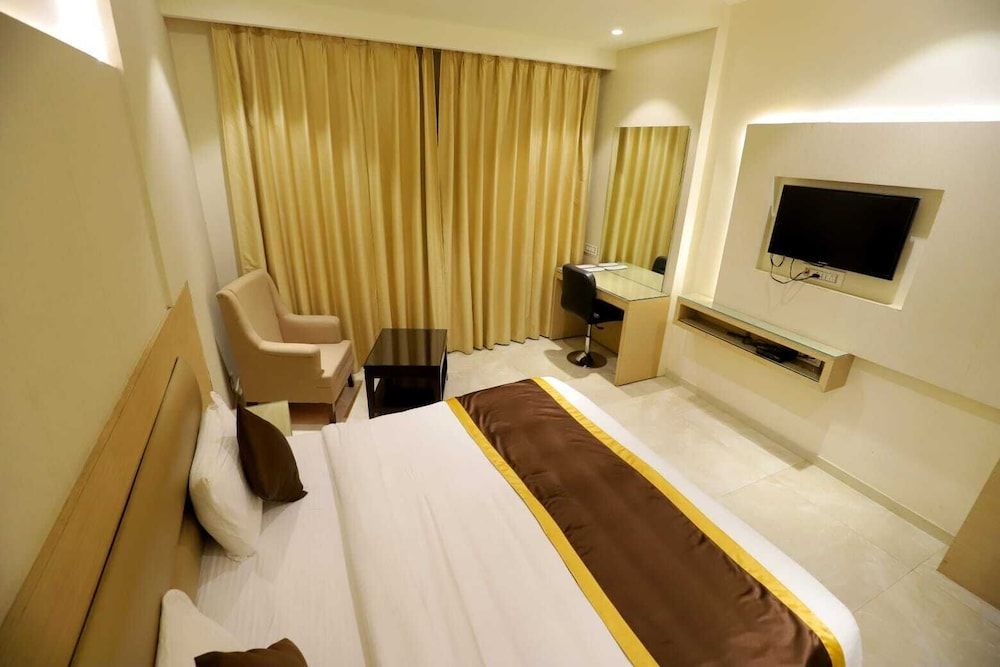 Hotel Skylark Superior Room 2