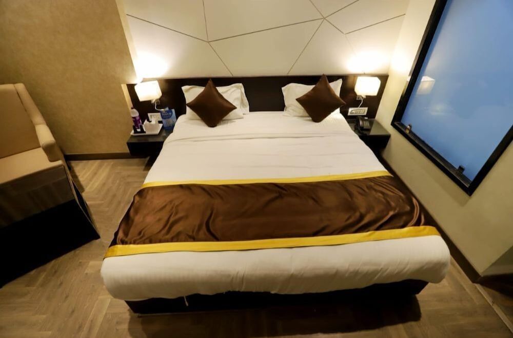 undefined Hotel Skylark 9