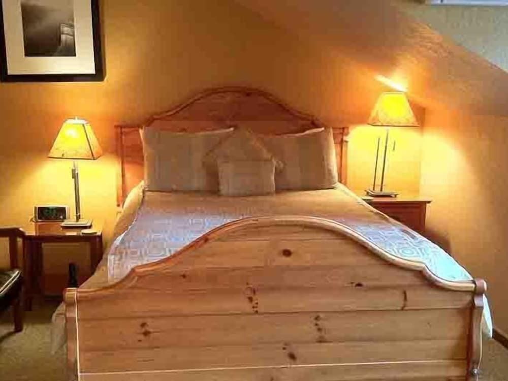 Standard Double Room, Ensuite, Mountain View (Dream Weaver Guest Room)