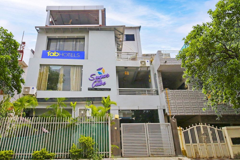 undefined Fabhotel Sugar Cube