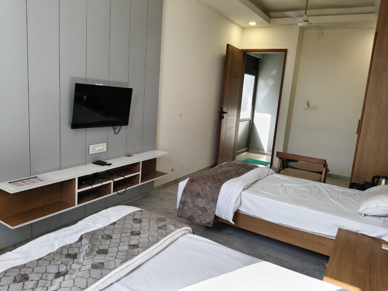 The Presidential Suites Deluxe Room 2