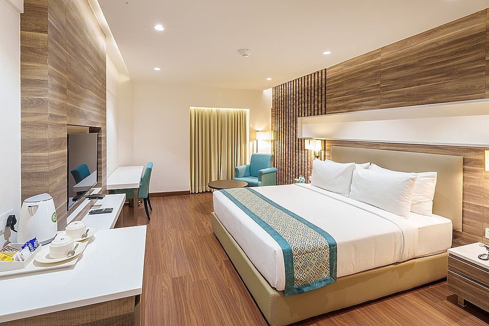 Pharos Hotels Executive Room, 1 Double Bed, Non Smoking, Pool View 3