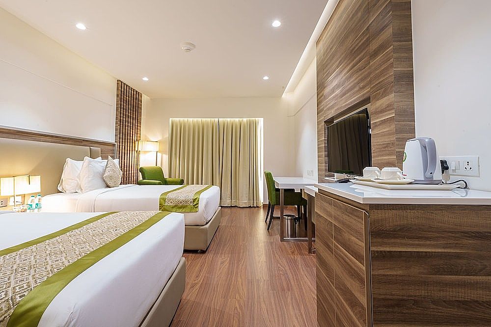 Pharos Hotels Executive Room, 1 Double Bed, Non Smoking, Pool View 8