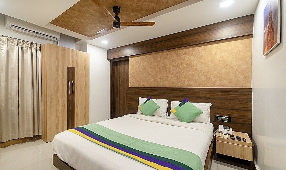Economy Room