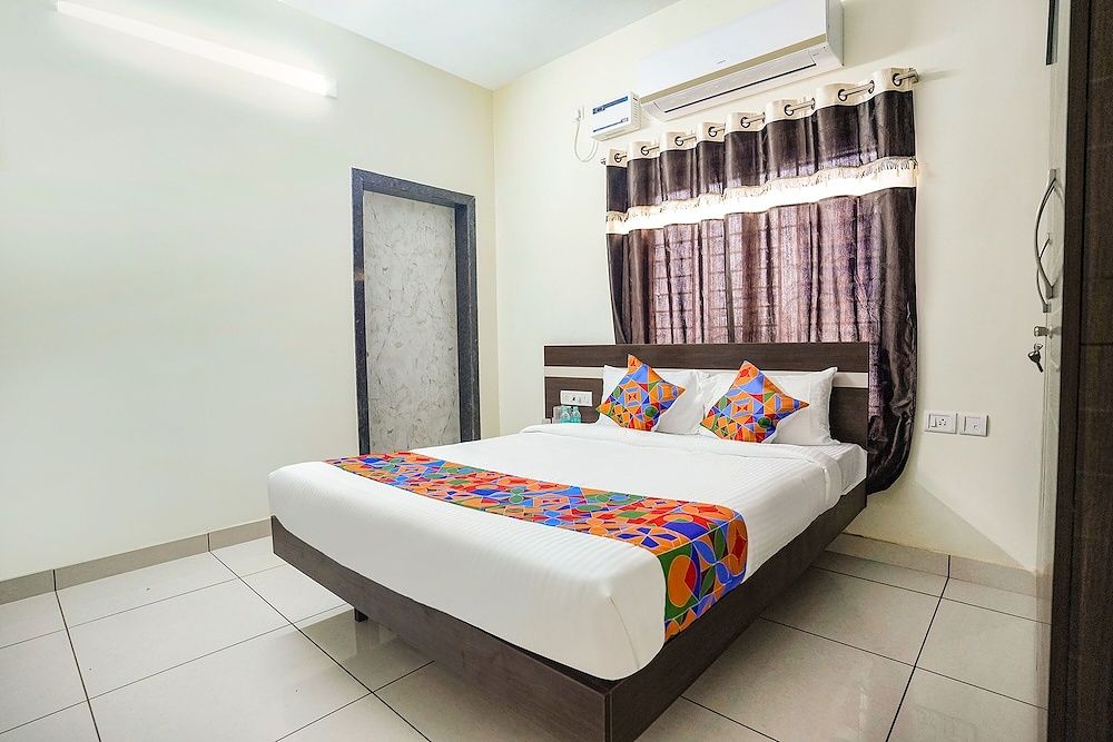 Fabexpress Town Space Apartment Deluxe Room 3