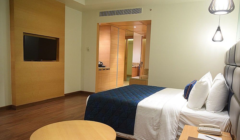 SRM Hotel Maraimalai Nagar Premium Room, 1 King Bed 3