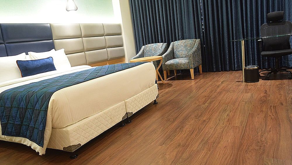 SRM Hotel Maraimalai Nagar Premium Room, 1 King Bed 4