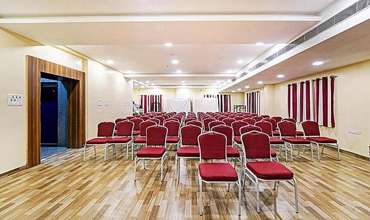 undefined FabHotel U Hotel T Nagar 7