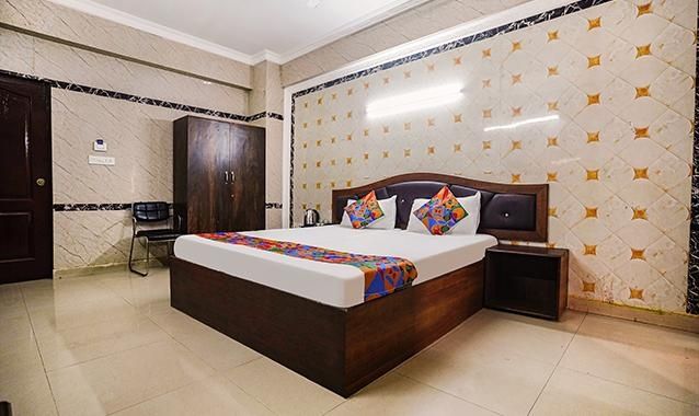 undefined Via Le Royal Inn 8