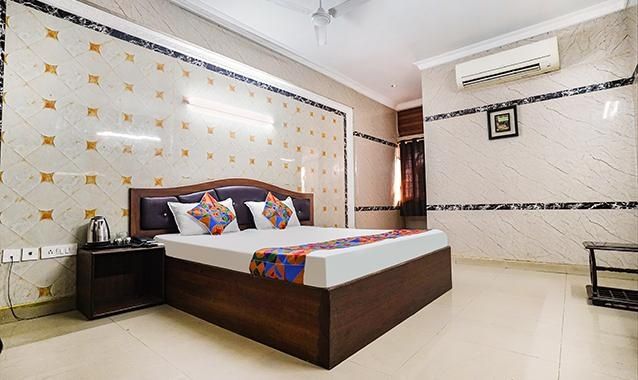 undefined Via Le Royal Inn 10