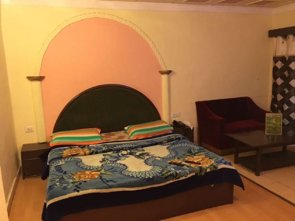 undefined Bombay Palace Mall Road Dalhousie 6