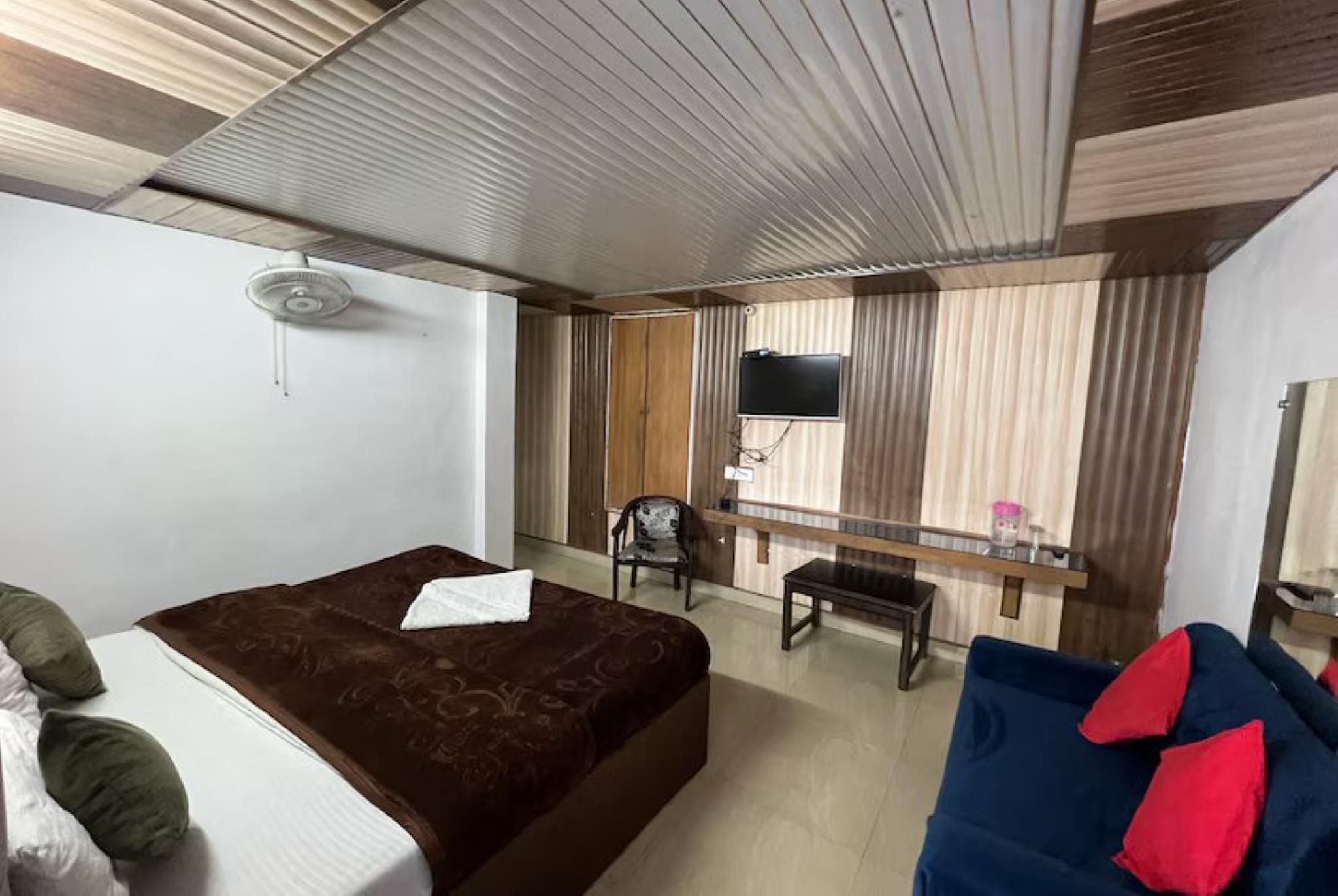 Deluxe Double Bed Room