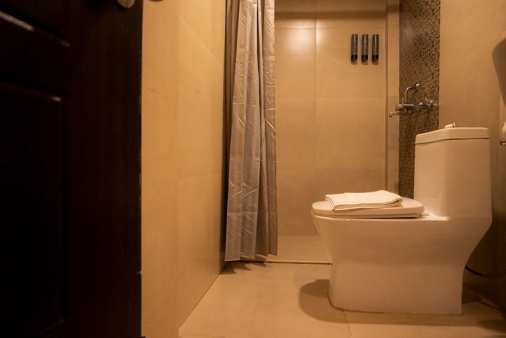 Summit Oakden Resort & Spa Premium Triple Room 6
