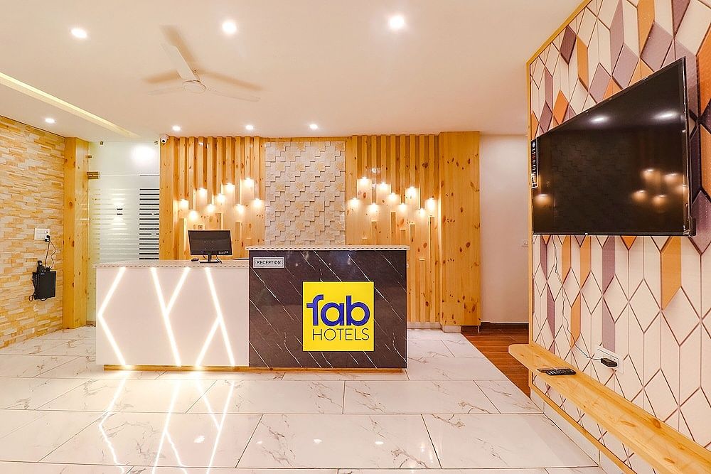 undefined Fabhotel Av Royale 2