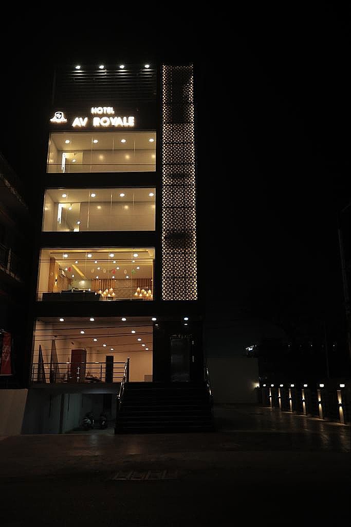 undefined Fabhotel Av Royale 9