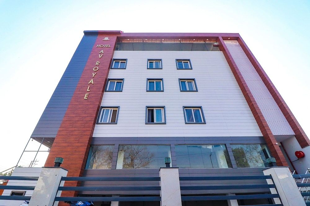 undefined Fabhotel Av Royale