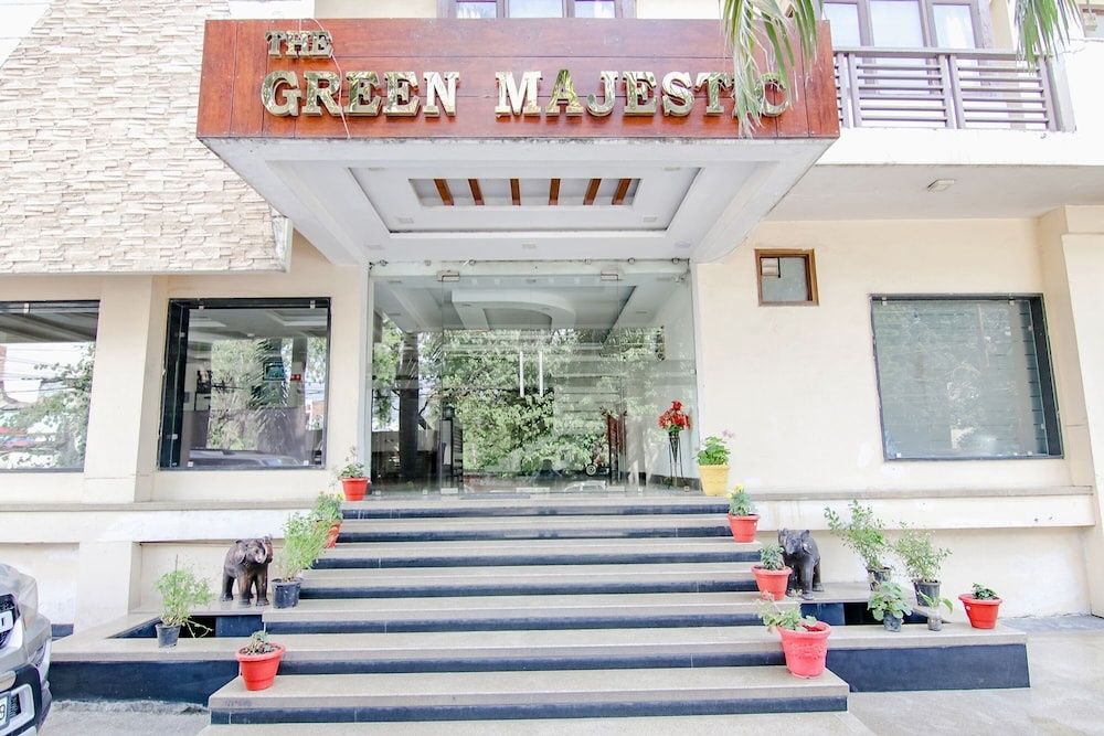 undefined Green Majestic