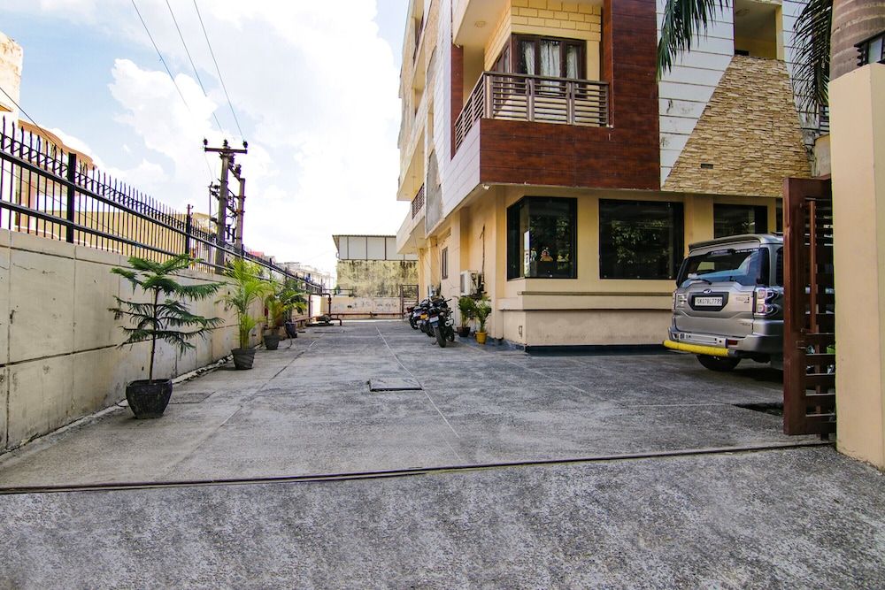 undefined Green Majestic 6