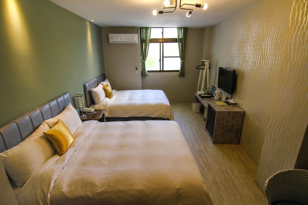 SunMoonLake Loft Inn