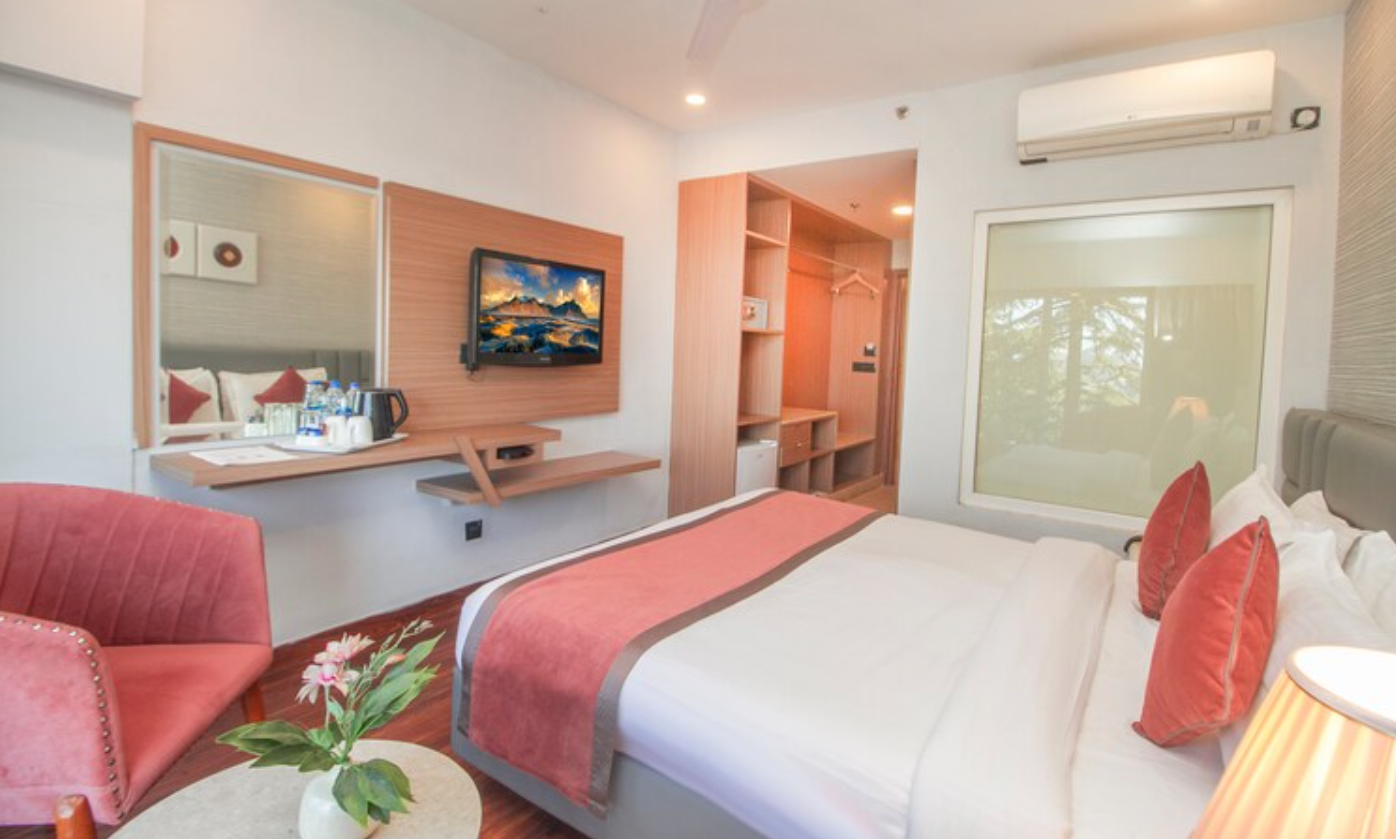 Amritara Surya A Luxury Spa Retreat Standard Room with Mall Road View 2