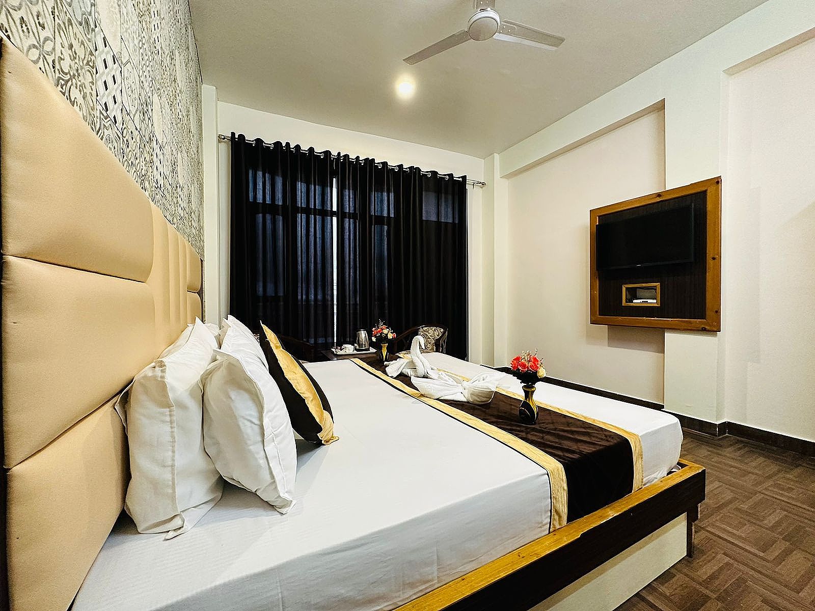 Hotel The Castle by Mountain Sparrow Adventures Deluxe Room Without Balcony 2