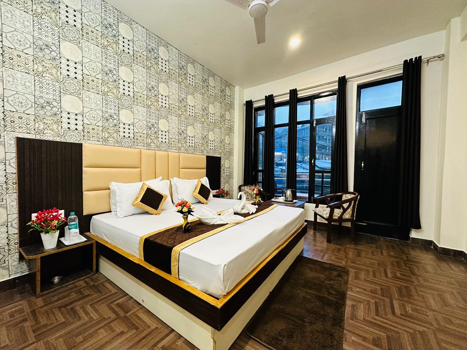 Hotel The Castle by Mountain Sparrow Adventures Deluxe Room Without Balcony 3