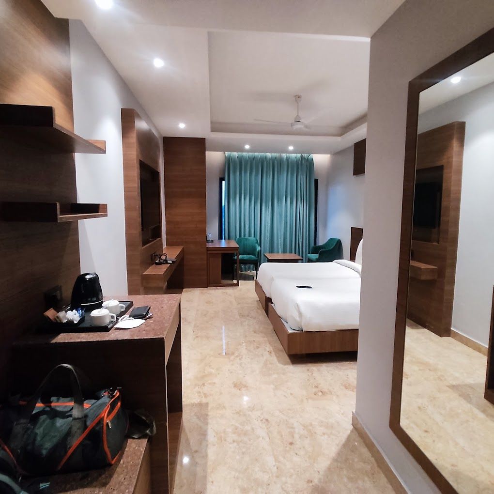 Hotel Raj Meridian Studio room 6