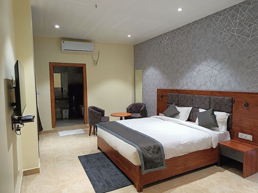 undefined Hotel Golden Orchid 8
