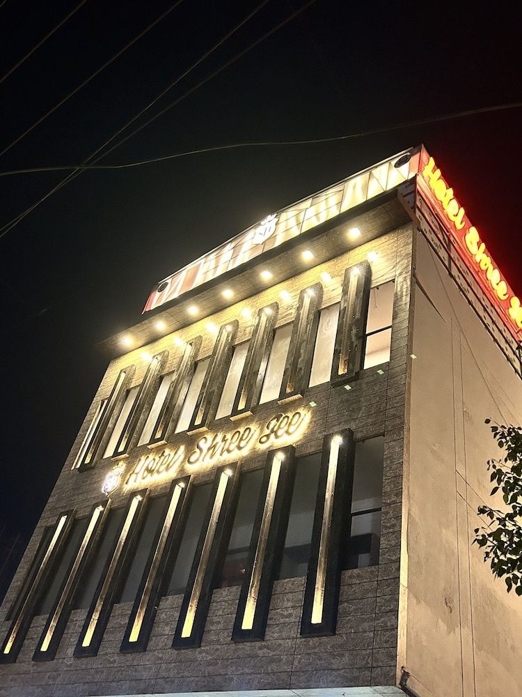 undefined Shree Jee Hotel
