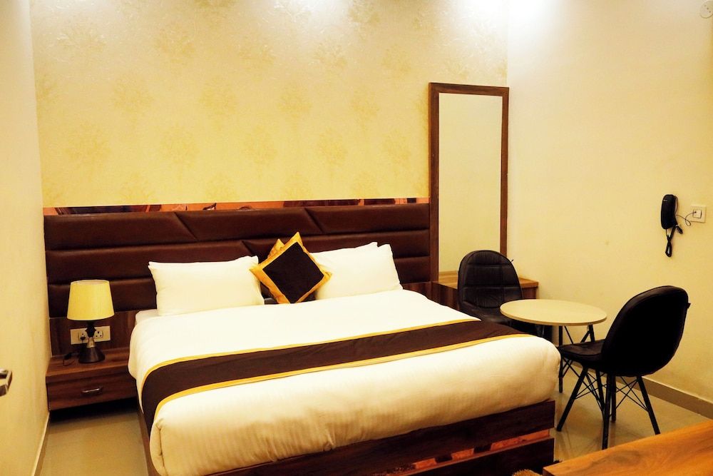 undefined Shree Jee Hotel 10