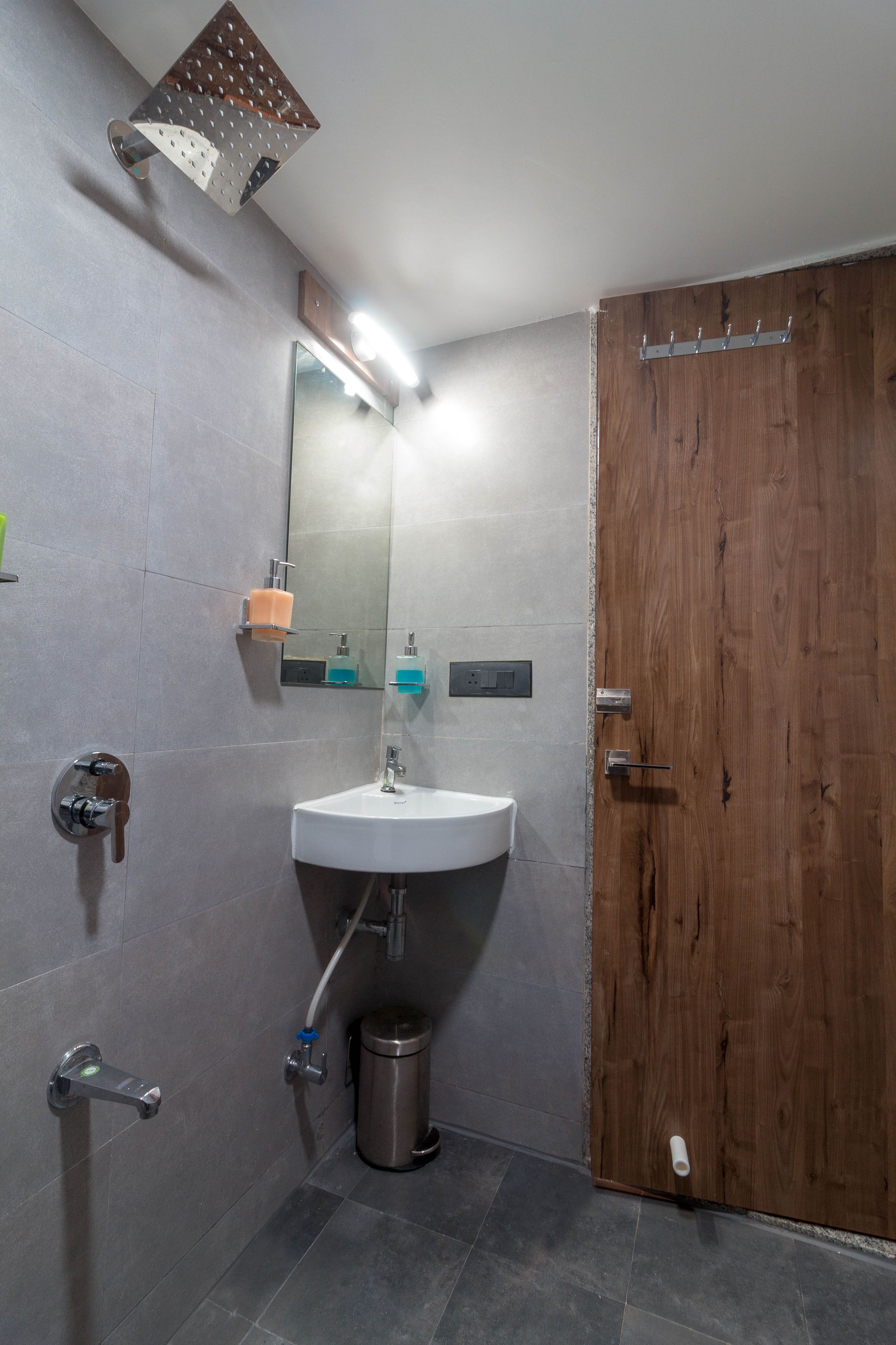 Hotel Green City Deluxe Double Bed 6