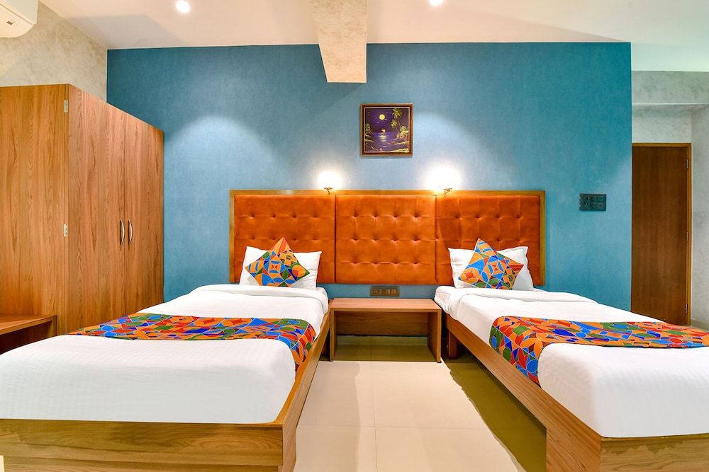 FabHotel Prime Empyrean Deluxe Room 5