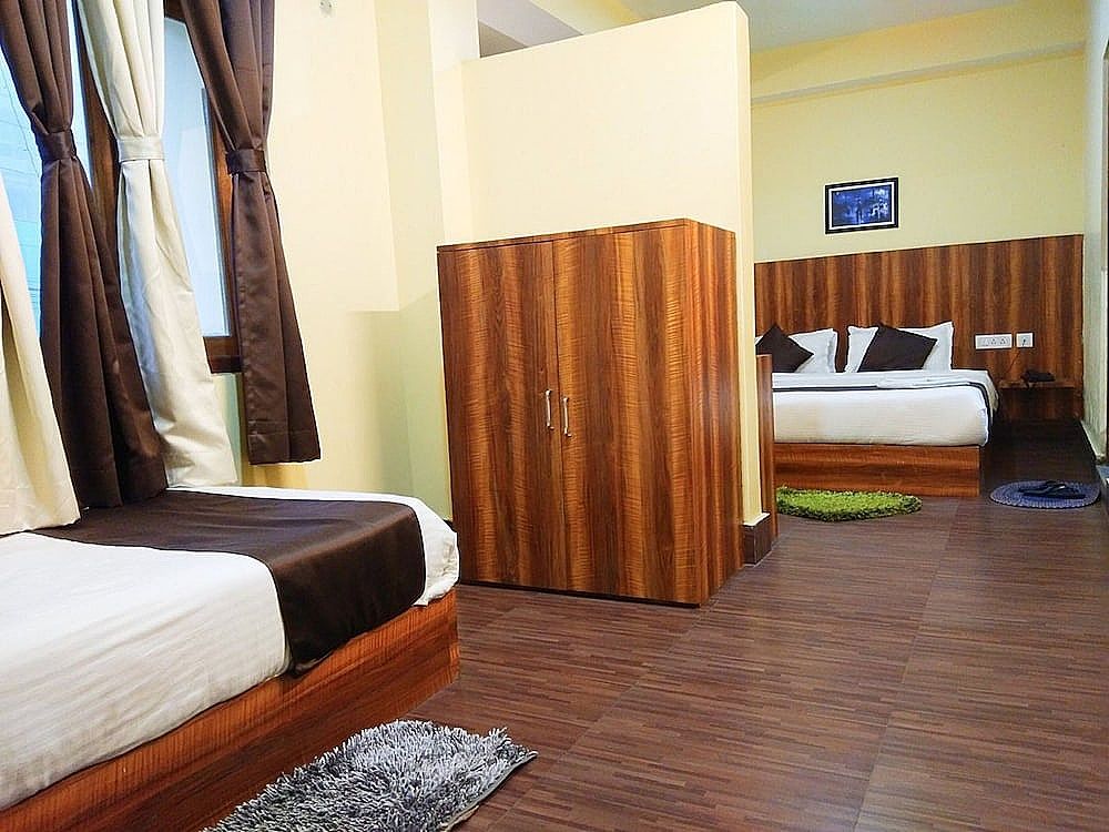 Goroomgo Zimkhang Guest House Gangtok Deluxe Double Room 2