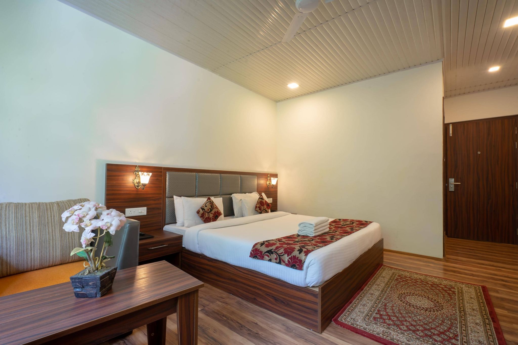 Hotel Shinkham Grand Deluxe Room