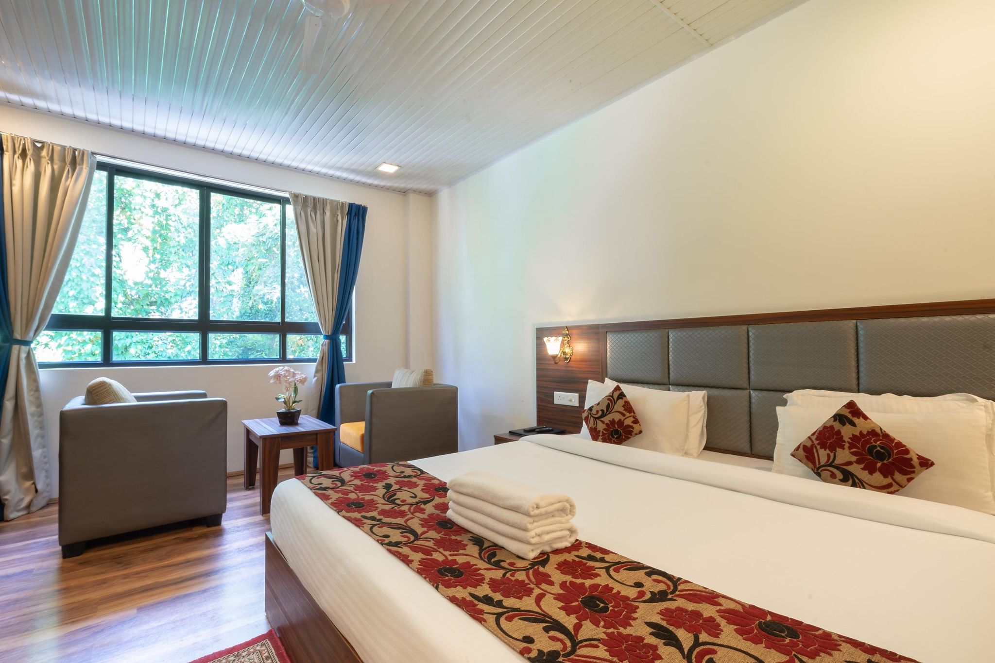 Hotel Shinkham Grand Deluxe Room 4