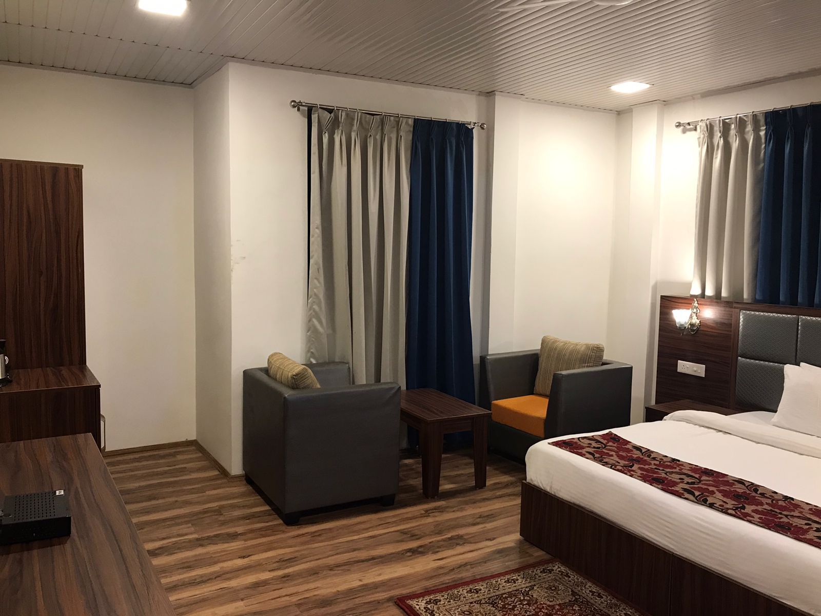 Hotel Shinkham Grand Deluxe Room 3