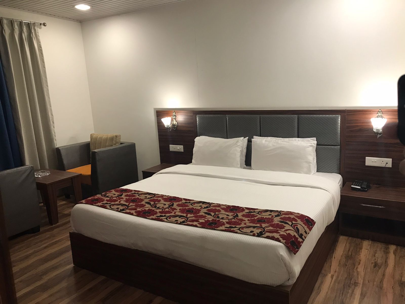 Hotel Shinkham Grand Deluxe Room 7