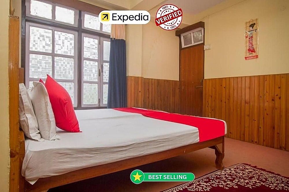 Goroomgo Siljong Gangtok Deluxe Double Room 2