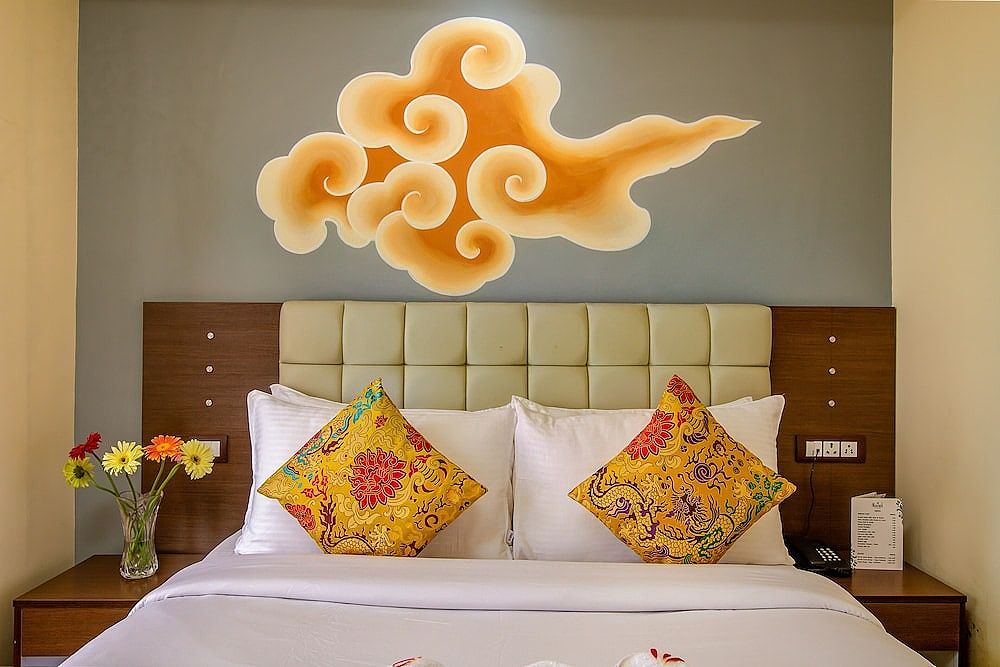 Muscatel Grand Silkroute 300 Mts MG Marg Standard Room 8