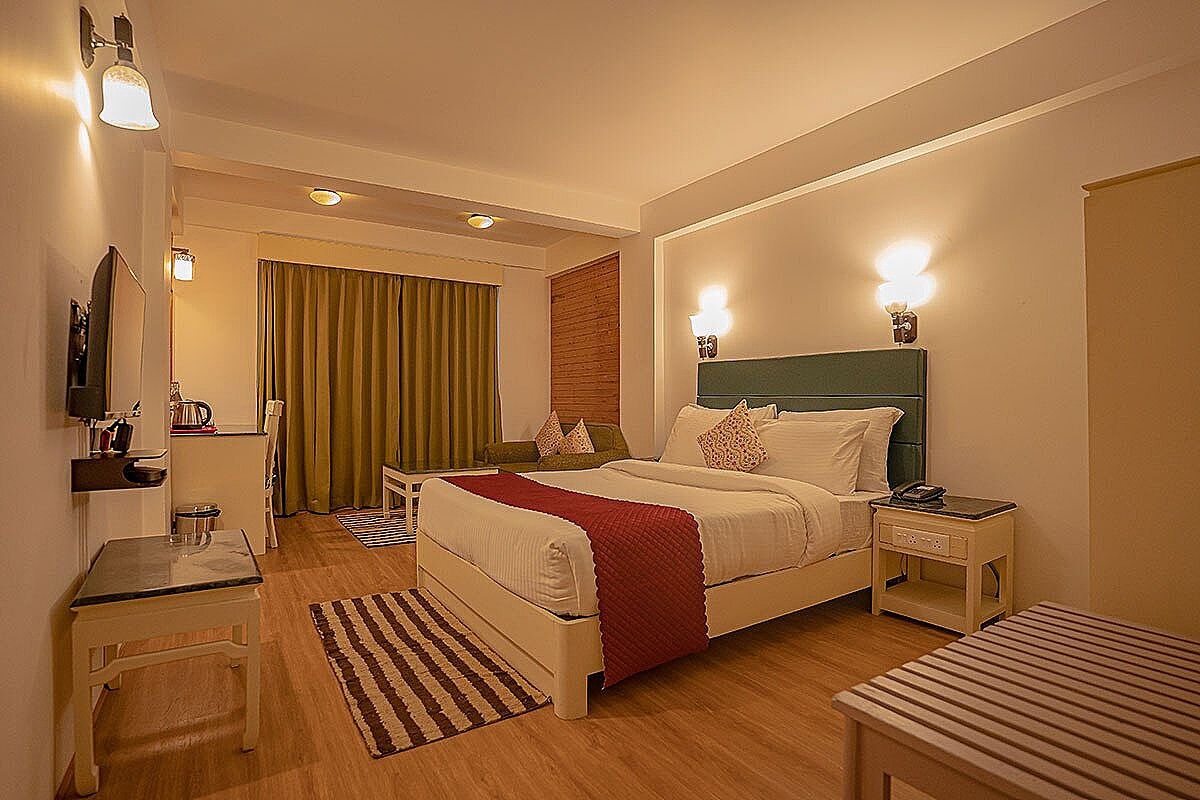 Treenz Lite Superior City View Room 2