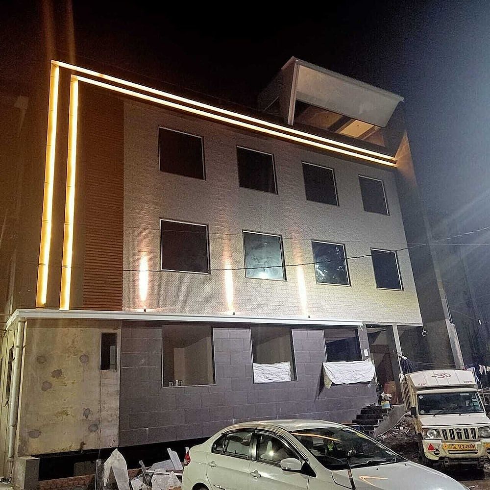 undefined Golden Frame Hotel 4