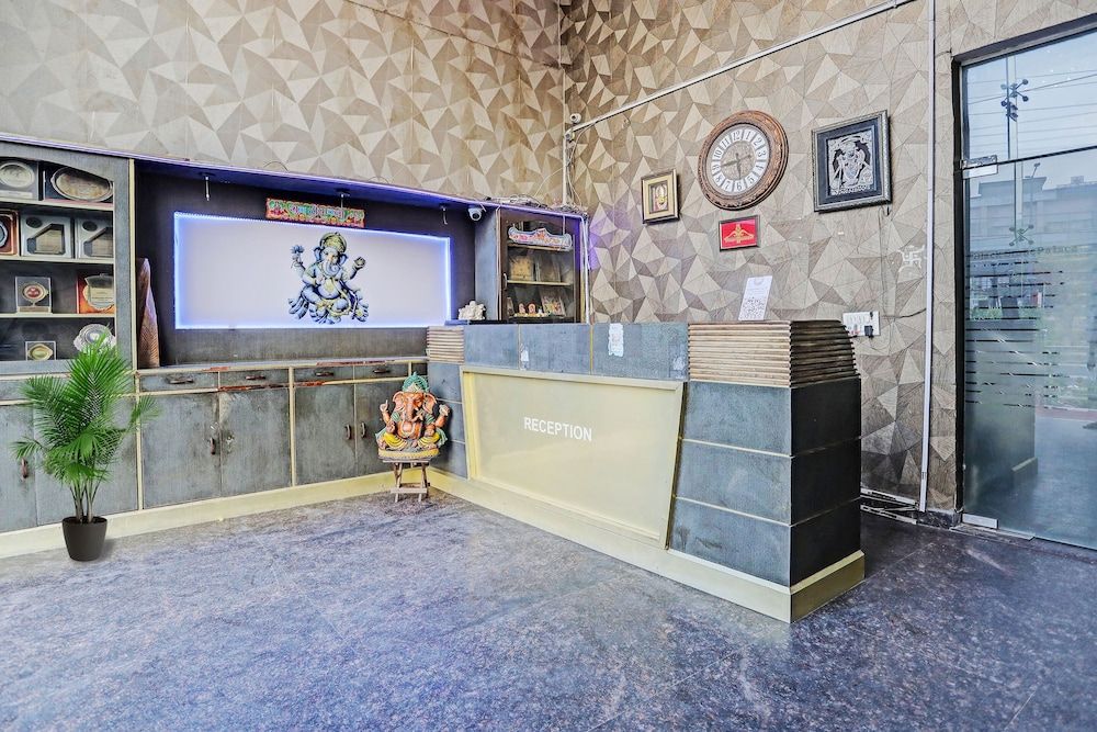 undefined Roomshala 020 Hotel Black Stone 7