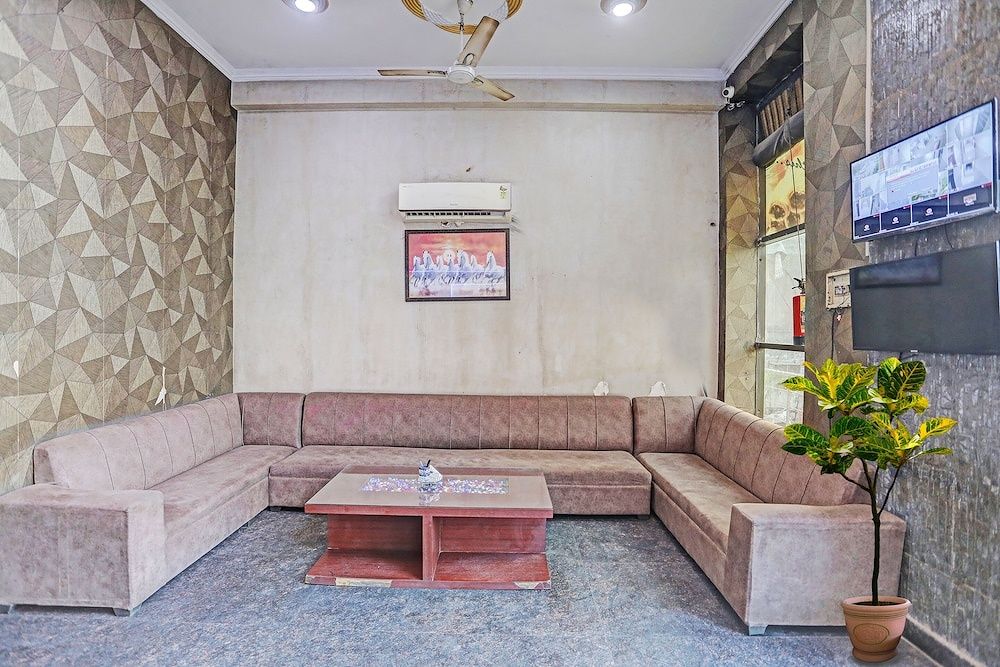 undefined Roomshala 020 Hotel Black Stone 8