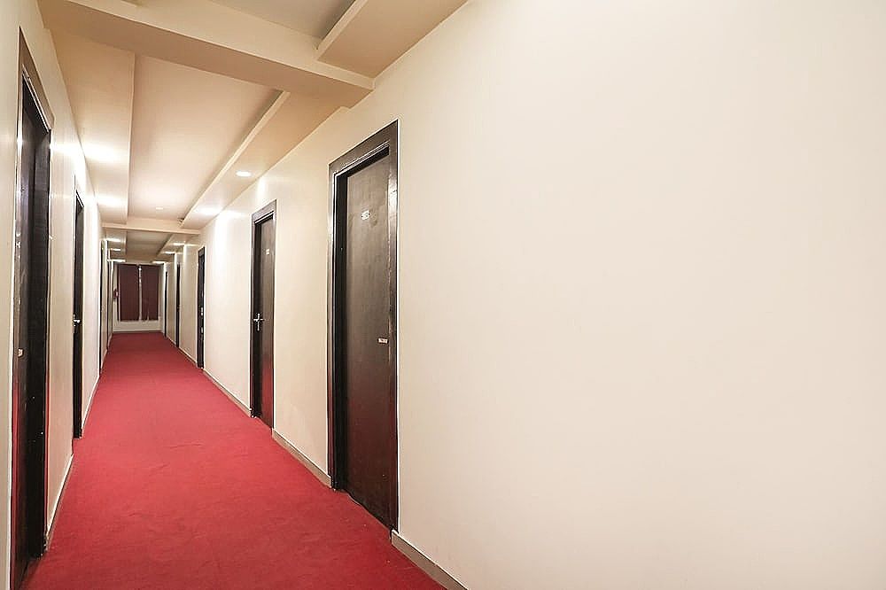 undefined FabHotel The Diamond 4