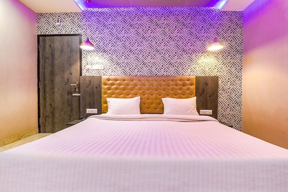 undefined FabHotel Rudra Inn & Cafe I 3