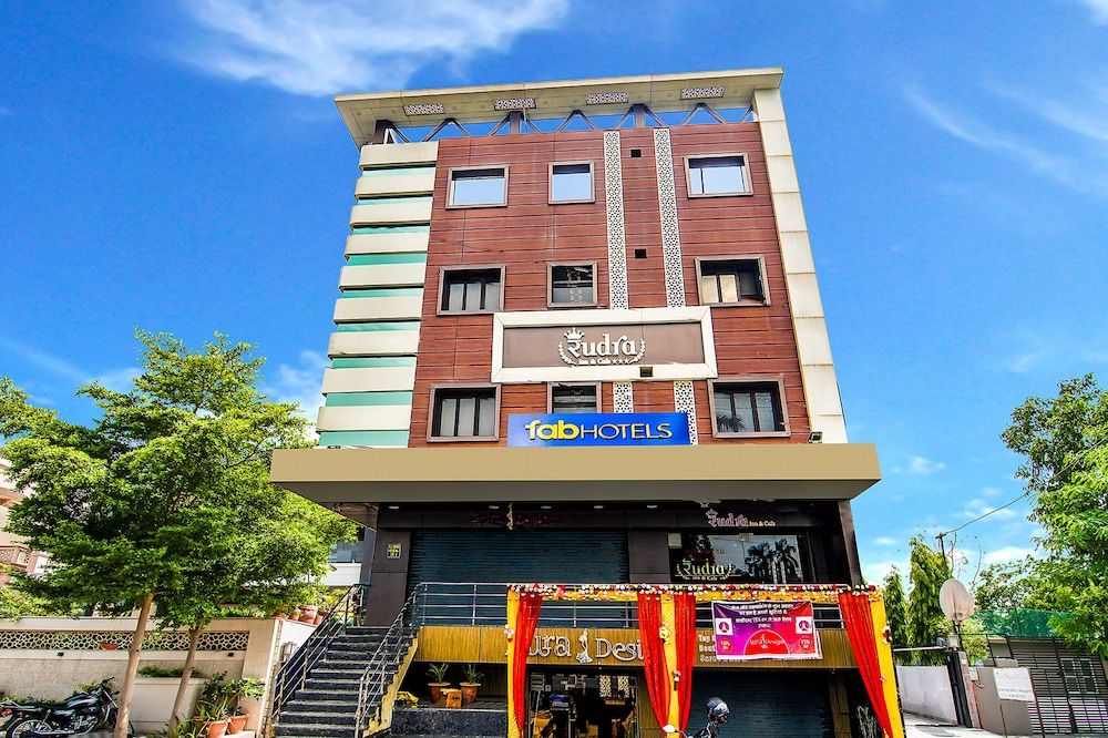 undefined FabHotel Rudra Inn & Cafe I