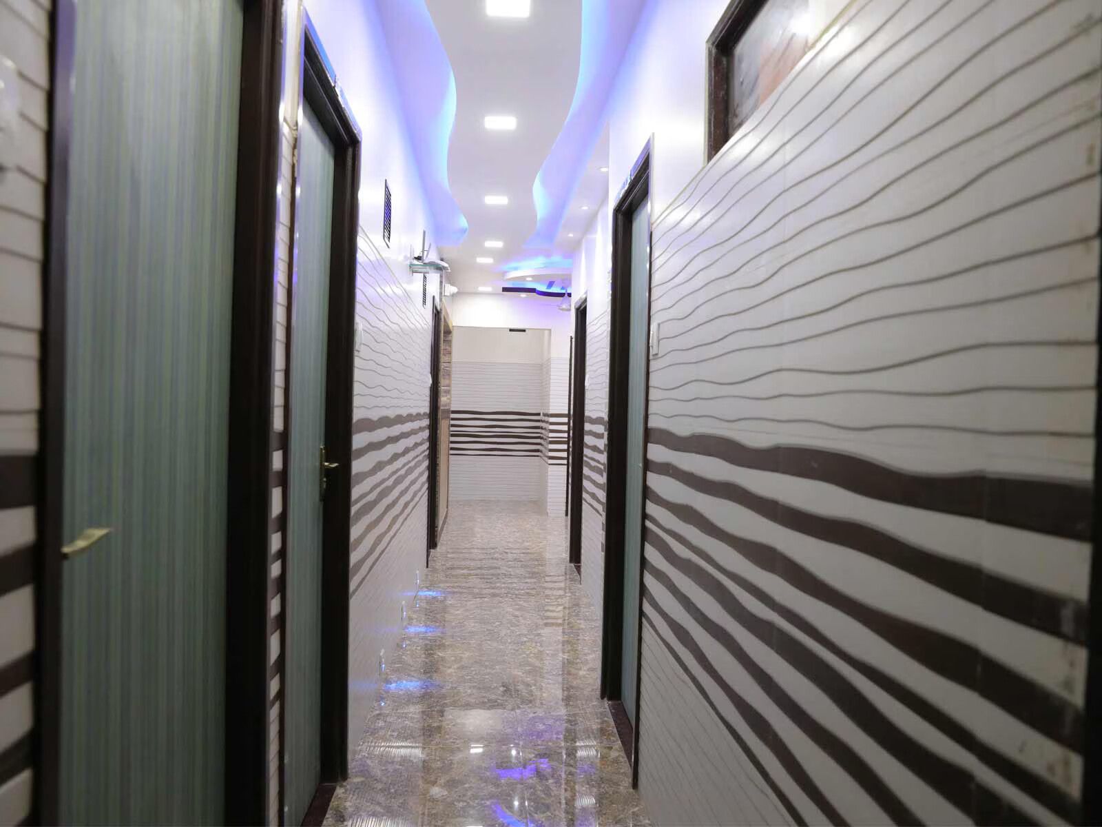 undefined Hotel Golden Inn 3