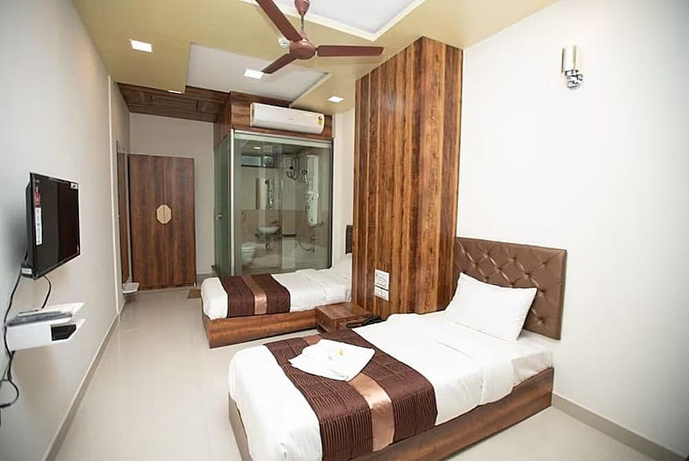 undefined Goroomgo Avirahi Mumbai 8