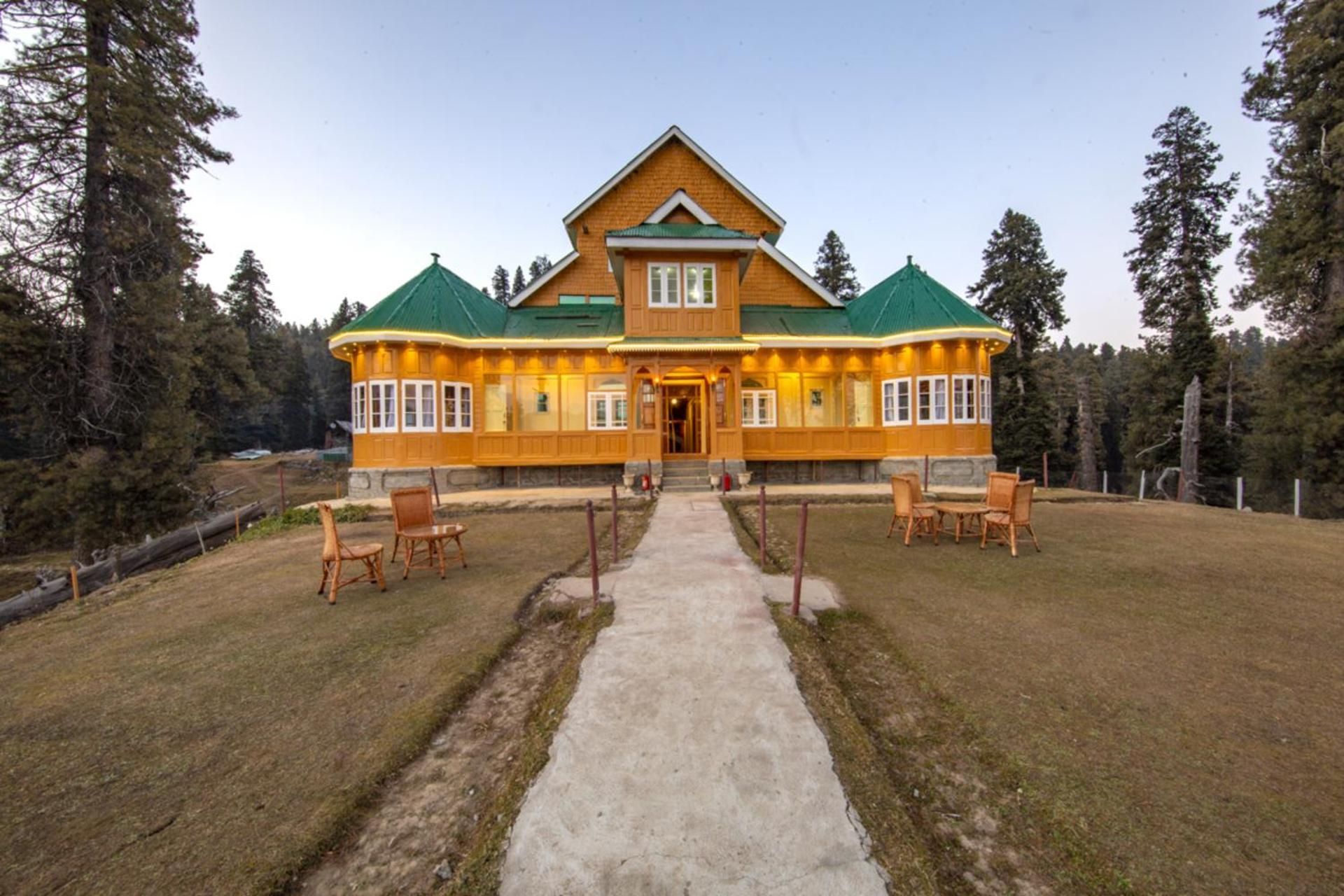 undefined Gulmarg Ski Hill Resort 9