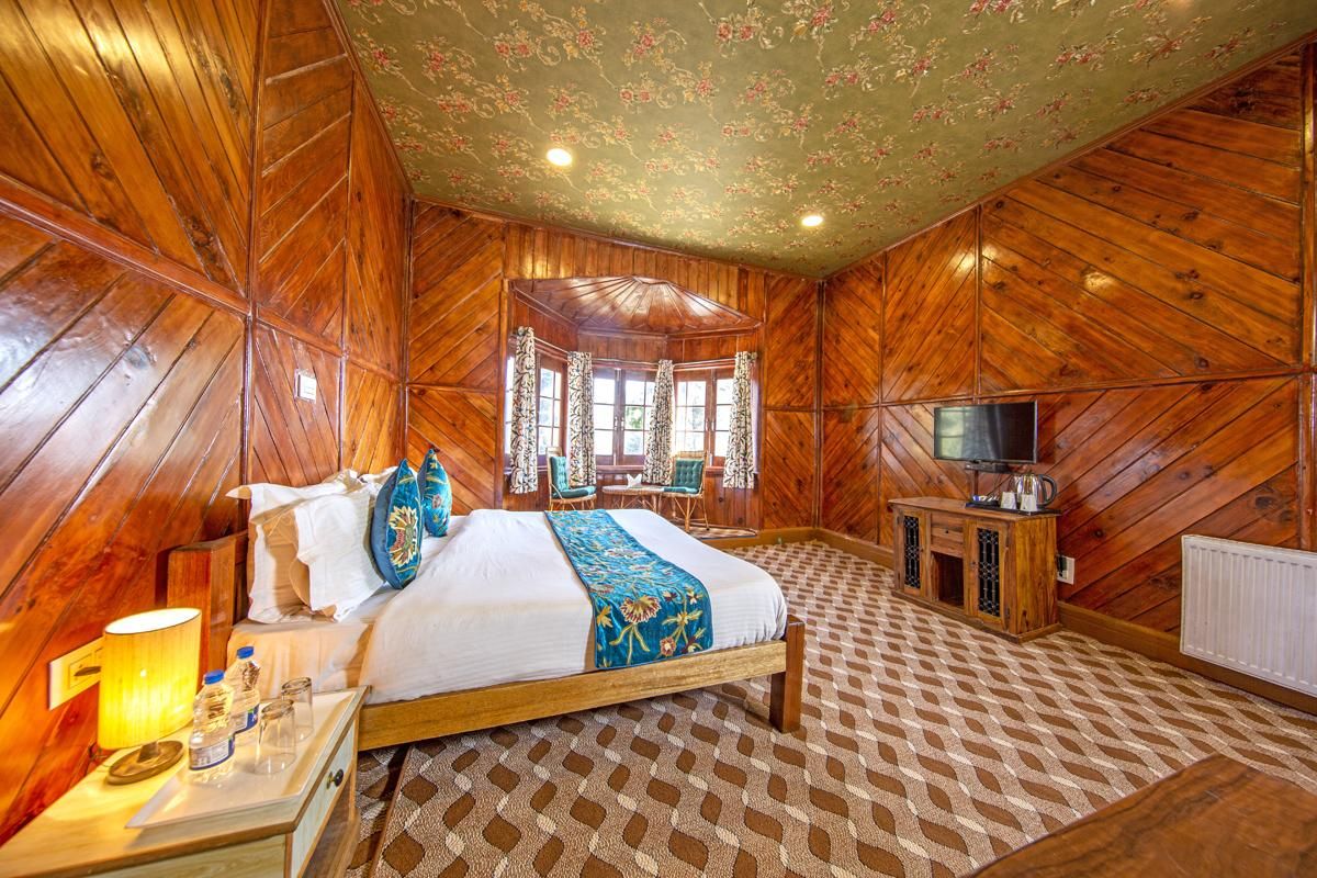 Gulmarg Ski Hill Resort Premium Suite Room + Heating 4